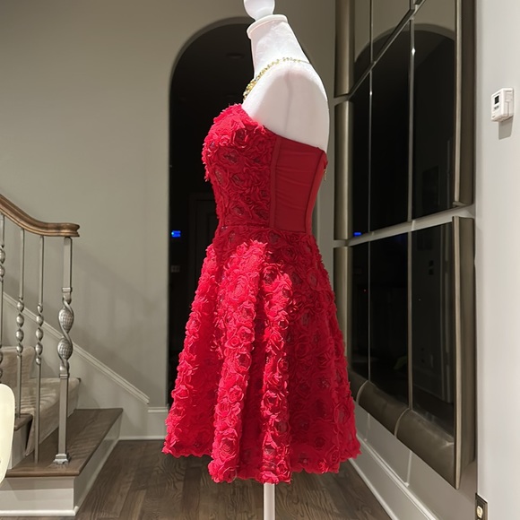 BEBE, size 0 Short red dress. - Picture 5 of 14